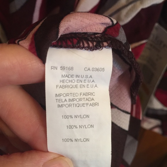 SOLD NWT Karen Kane 3X Wine & Roses 3/4 Sleeve Wrap - Picture 7 of 8